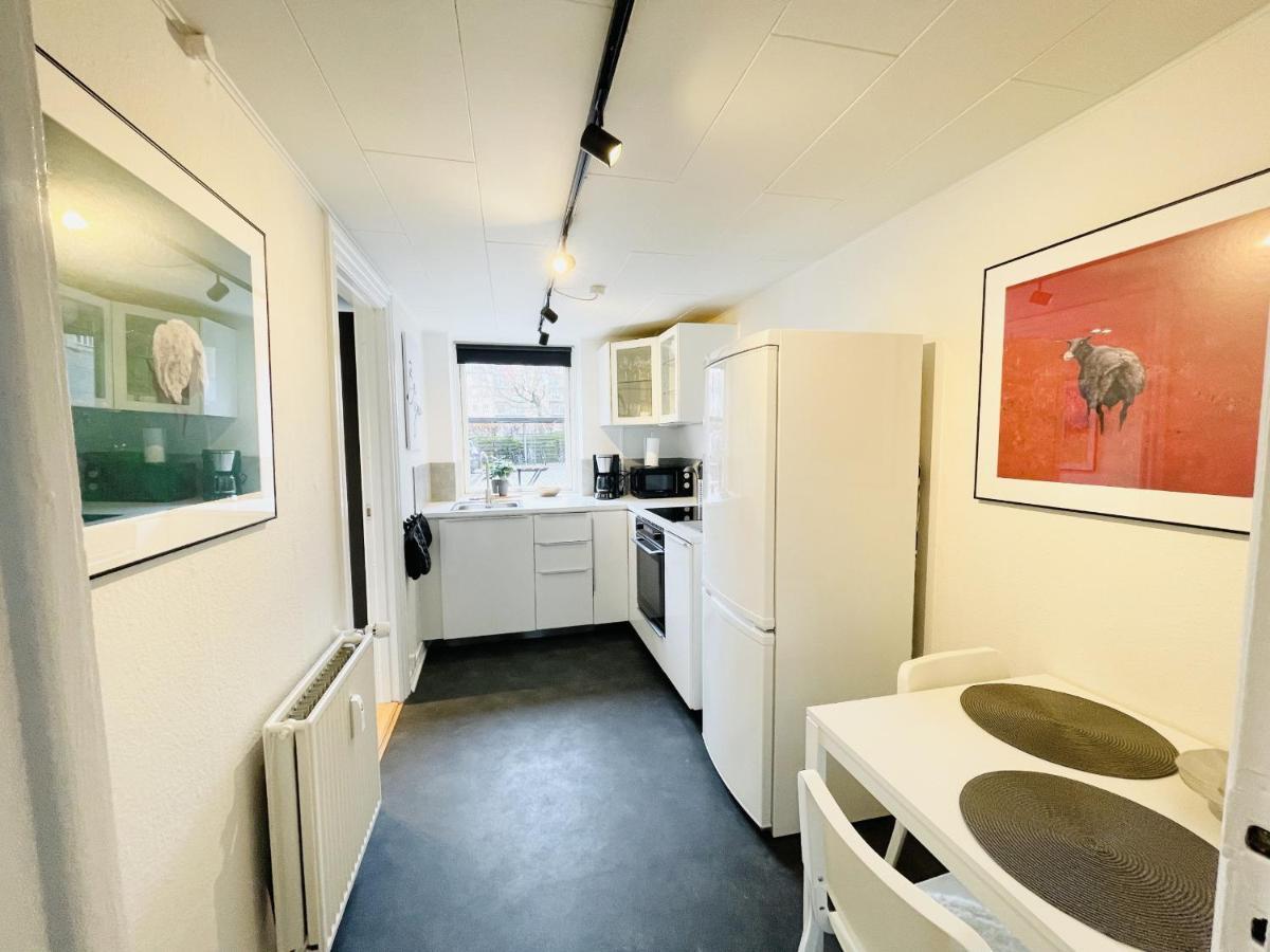 Aday - Charming Studio Close To The Football Stadium Aalborg Esterno foto